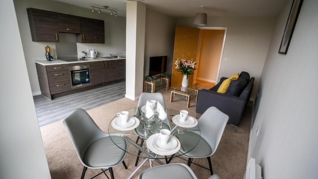 Adelphi Wharf Luxury Apartments Манчестер Экстерьер фото