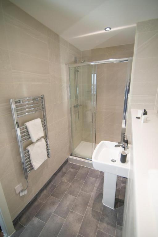 Adelphi Wharf Luxury Apartments Манчестер Экстерьер фото