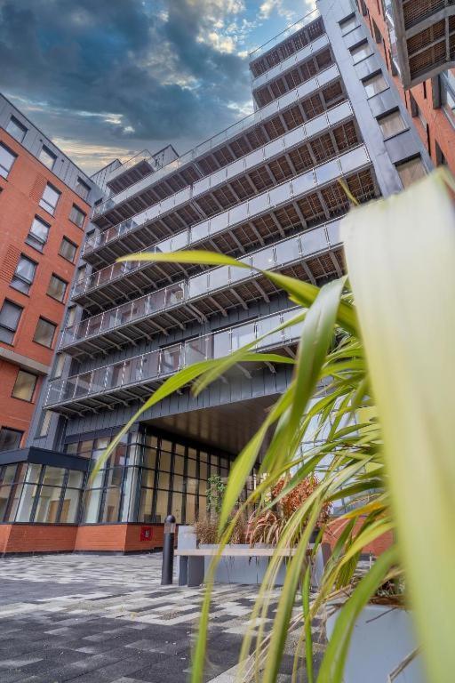 Adelphi Wharf Luxury Apartments Манчестер Экстерьер фото